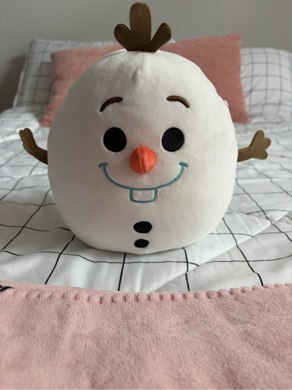 White Olaf Squishmallow 8 inch